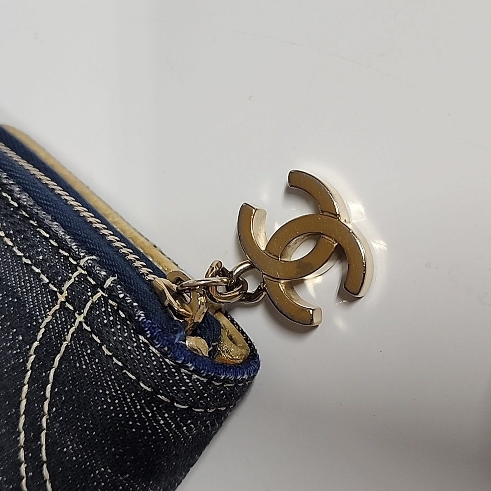 CHANEL Vintage Zip around Denim wallet - Picture 4 of 16
